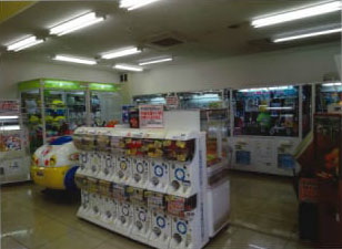 スーパーヤオヒコ柏原店内 ゲームコーナー